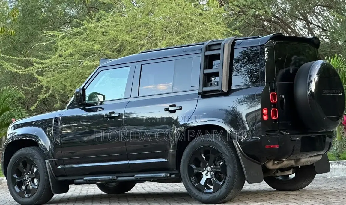Land Rover Defender 2023 Black