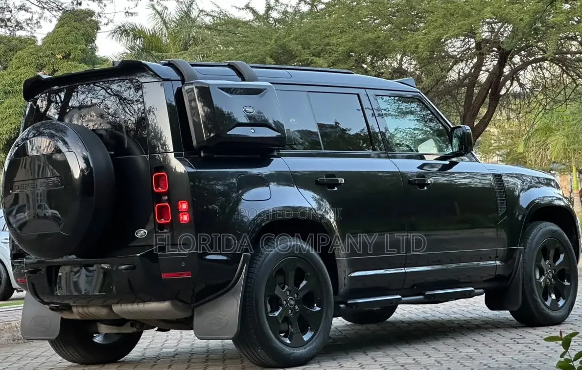 Land Rover Defender 2023 Black