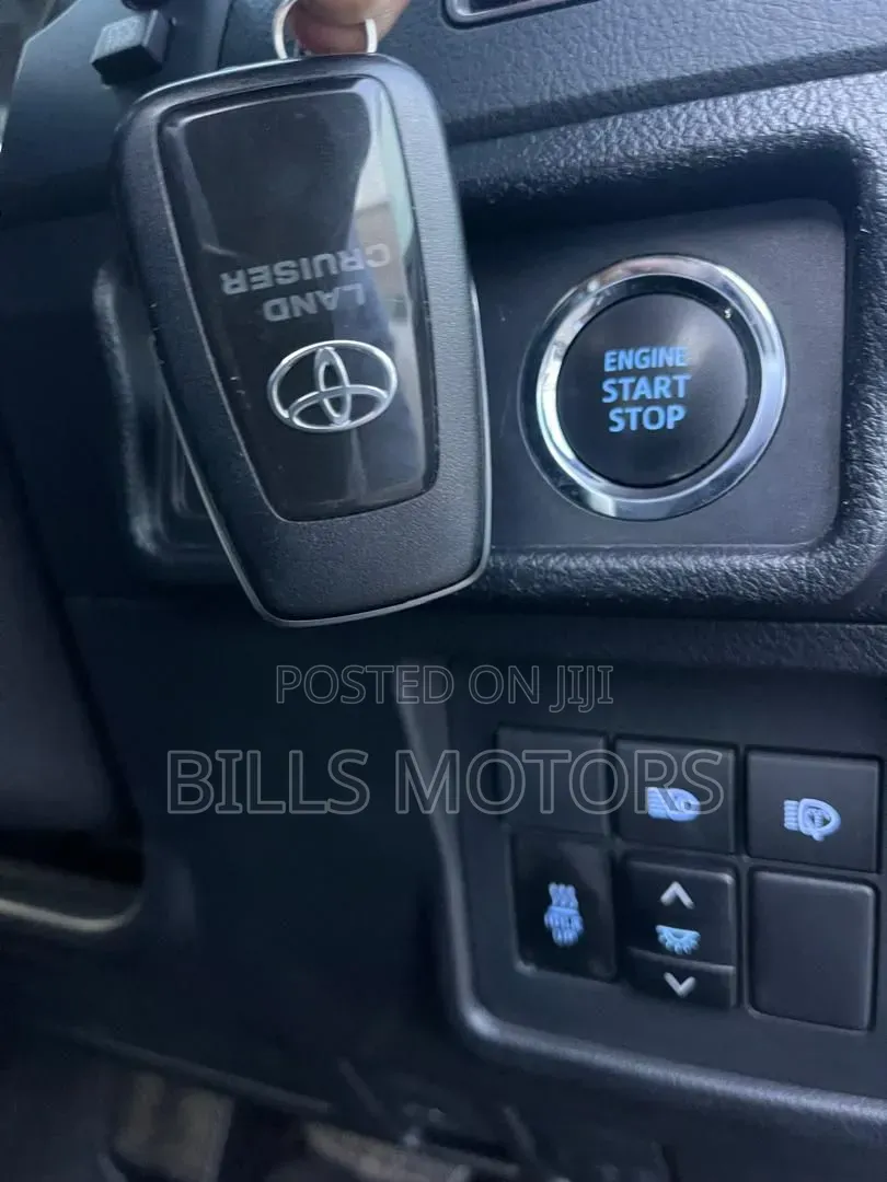 Toyota Land Cruiser Prado 2023 Black