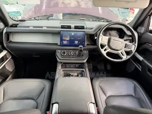 Land Rover Defender SE 2024 Red