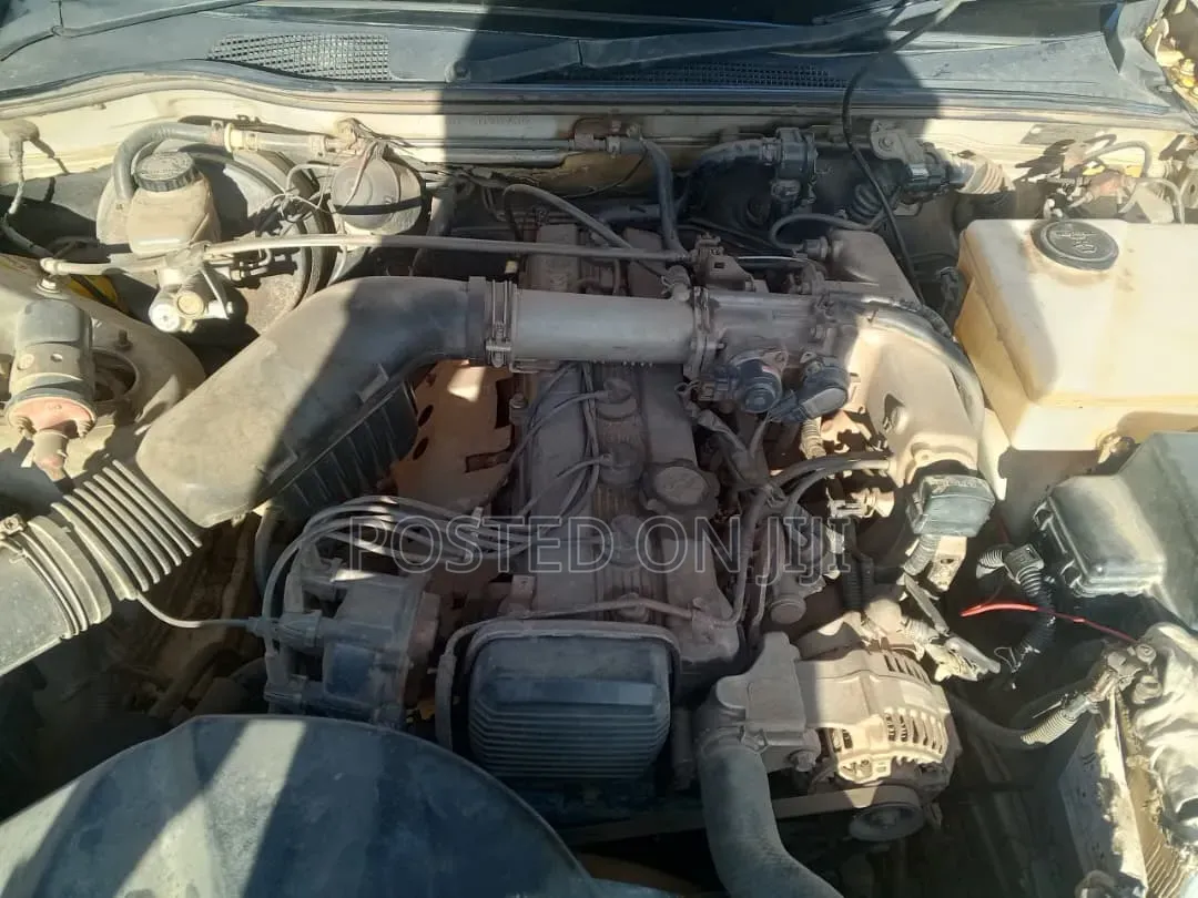 Toyota Cresta 1998 White