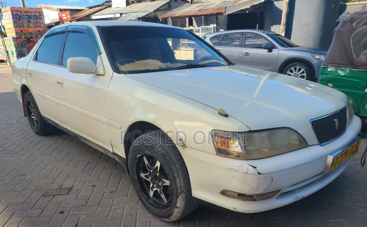 Toyota Cresta 1998 White