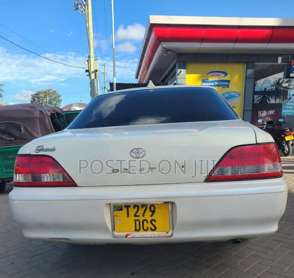 Toyota Cresta 1998 White