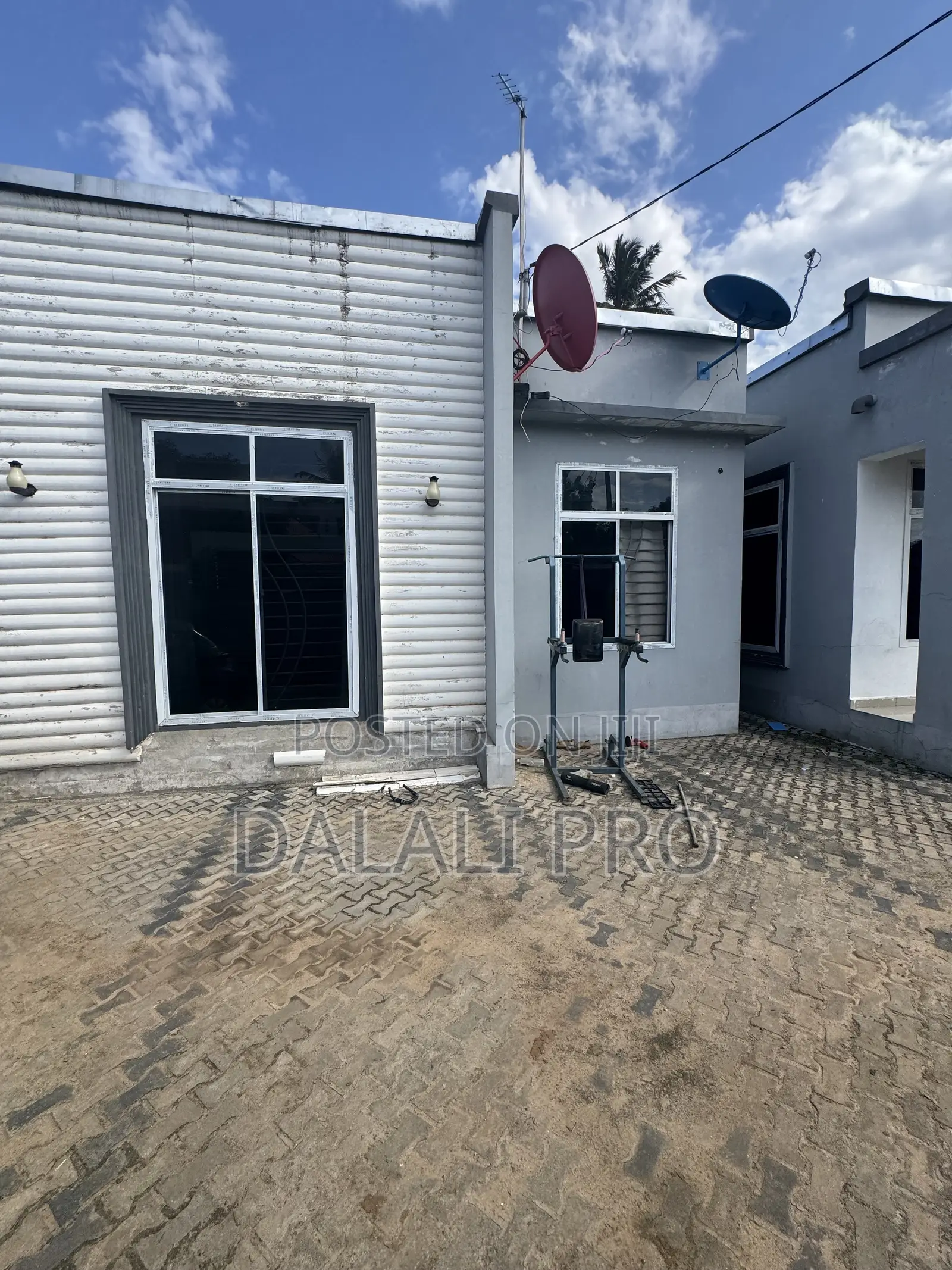 7bdrm Apartment in Kigamboni for sale