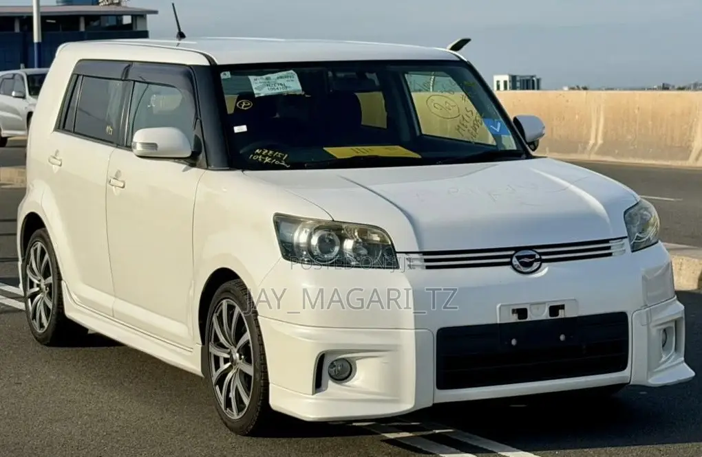 Toyota Corolla Rumion 2009 White