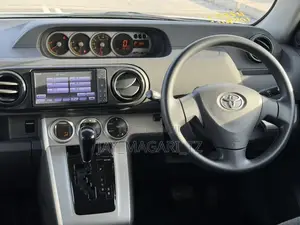 Toyota Corolla Rumion 2009 White
