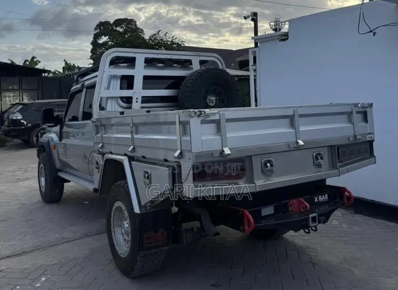 Toyota Land Cruiser 2024 White