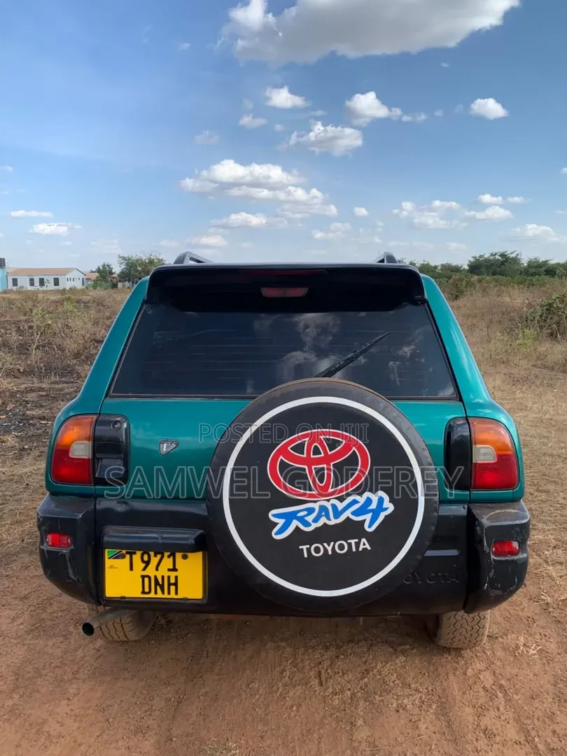 Toyota RAV4 2005 Green