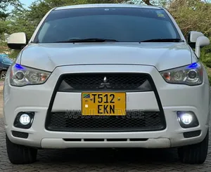 Mitsubishi RVR 2010 White