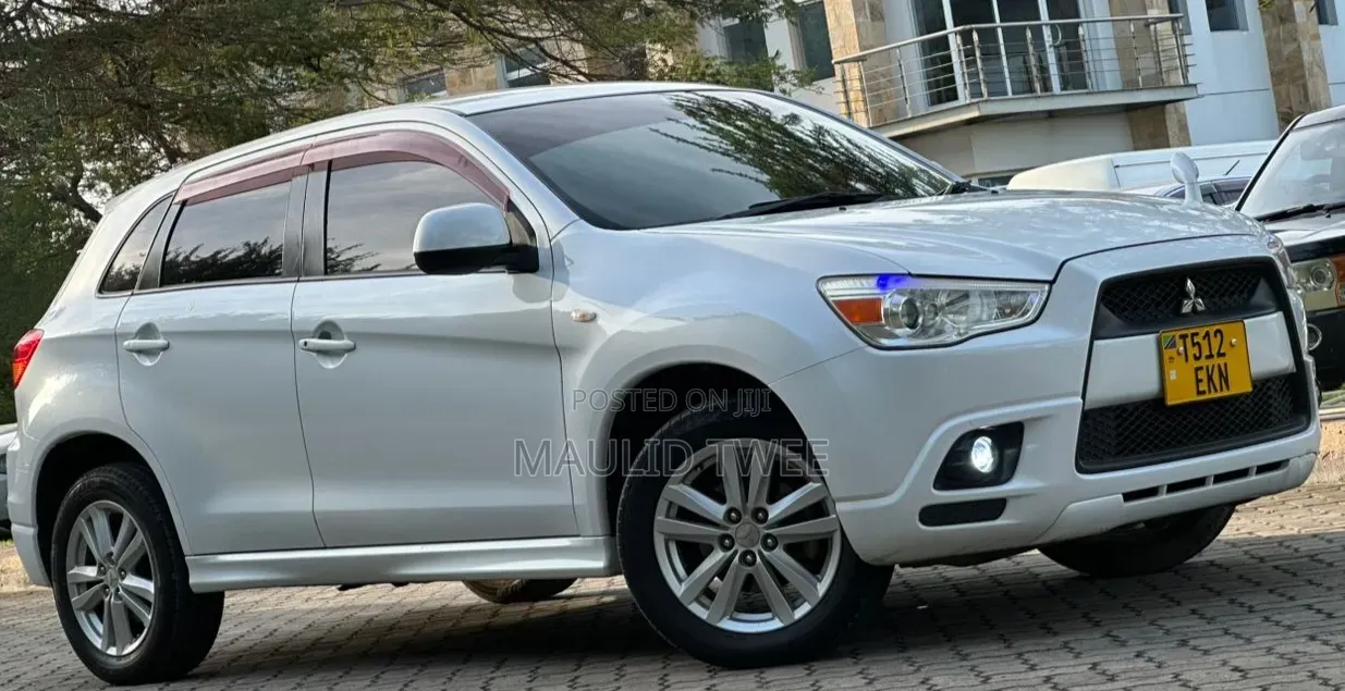 Mitsubishi RVR 2010 White