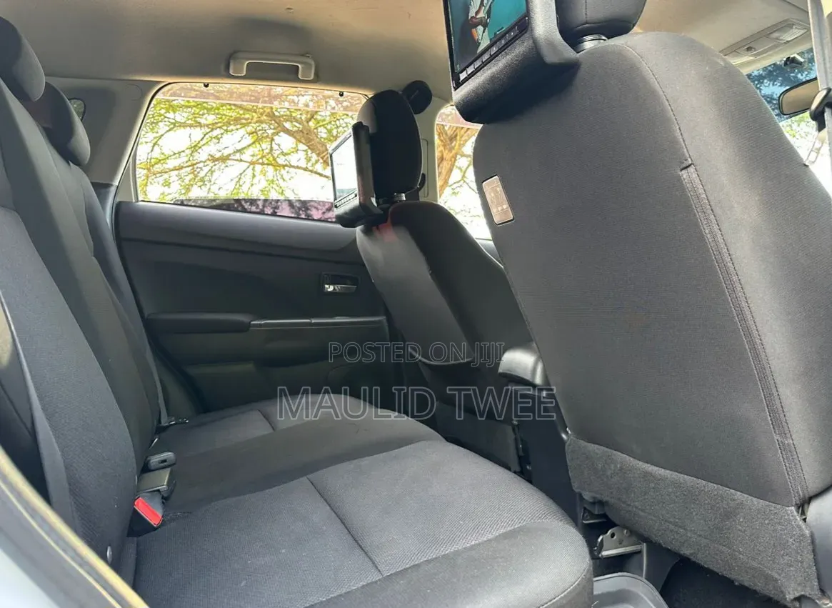 Mitsubishi RVR 2010 White