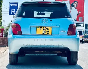 Toyota IST 2005 Silver