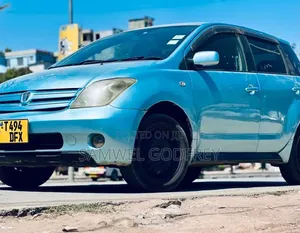Toyota IST 2005 Silver