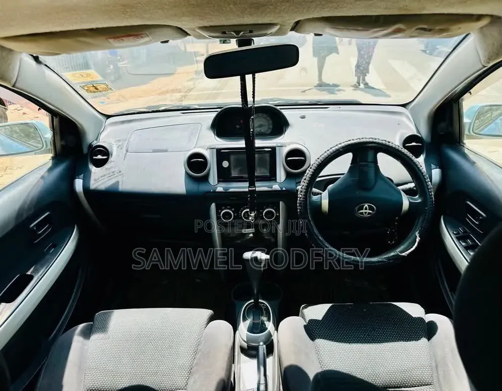 Toyota IST 2005 Silver