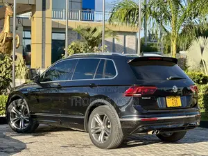 Volkswagen Tiguan 2.0T S AWD 4MOTION 2018 Black