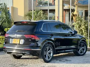 Volkswagen Tiguan 2.0T S AWD 4MOTION 2018 Black