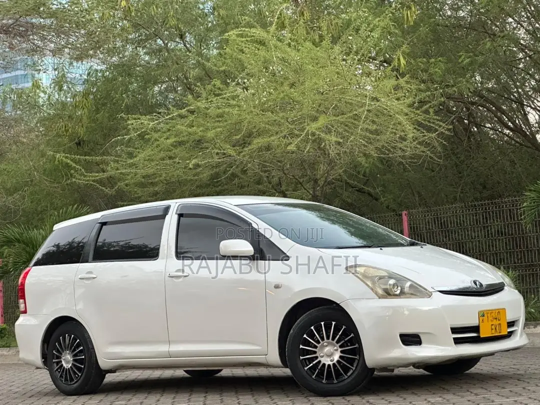 Toyota Wish 2005 White