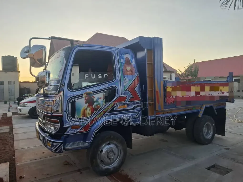 Fuso Tipper