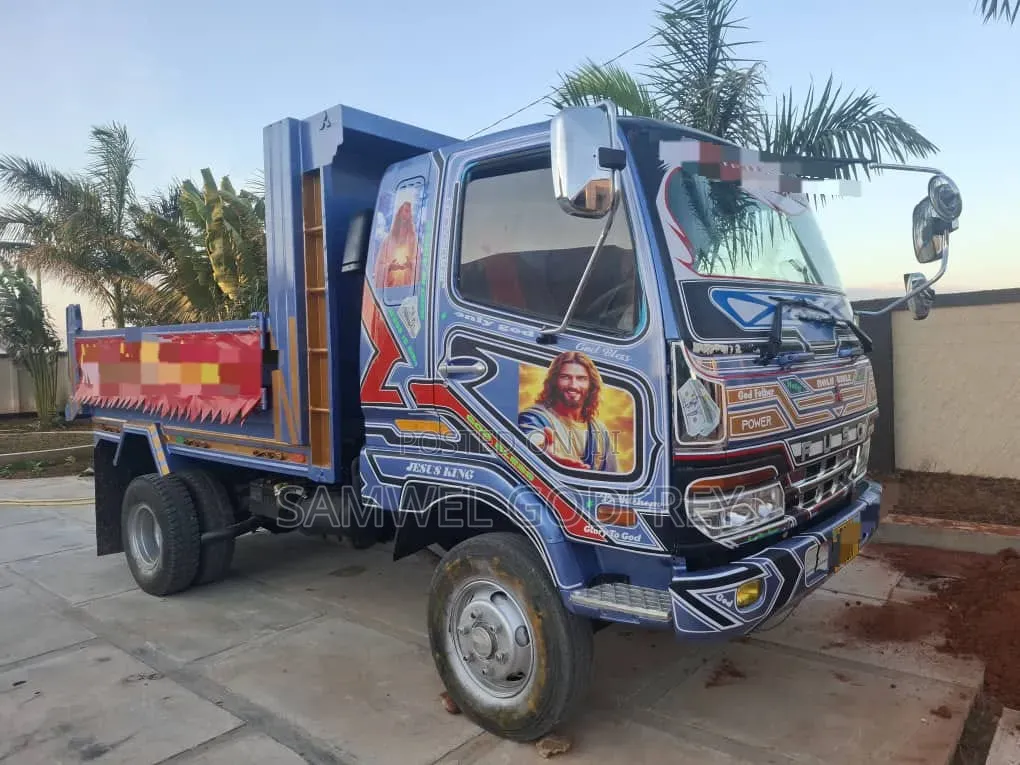 Fuso Tipper