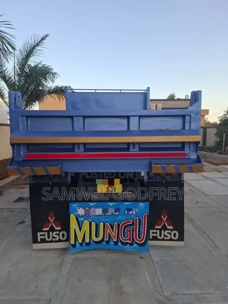 Fuso Tipper