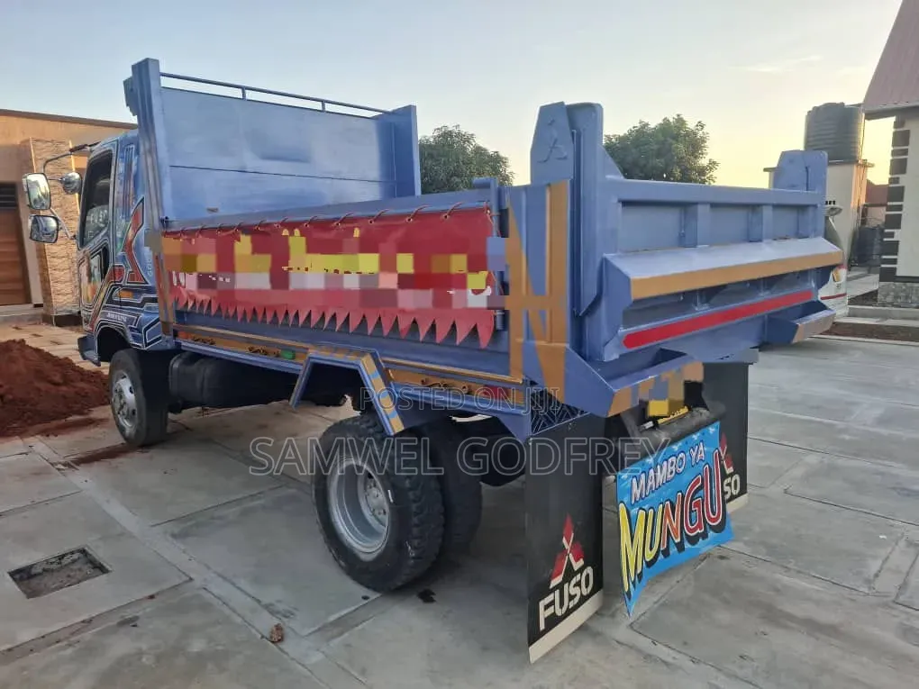 Fuso Tipper