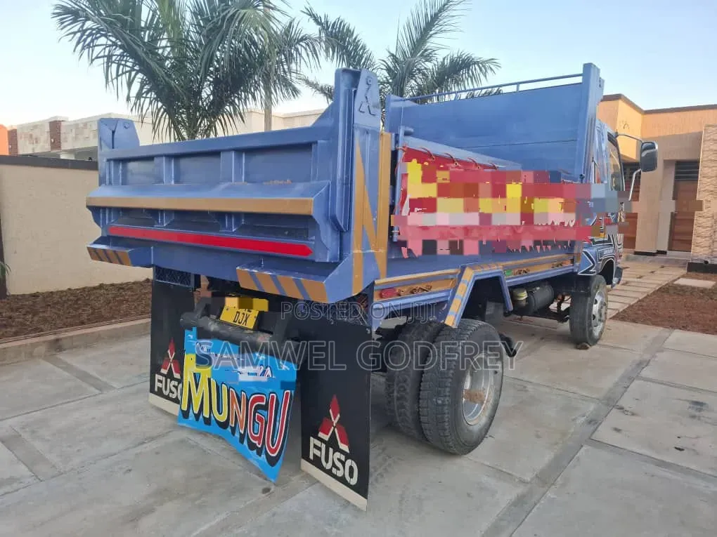 Fuso Tipper