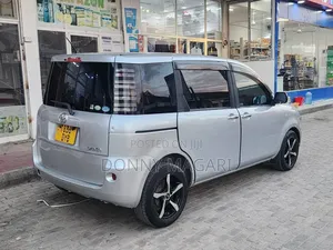 Toyota Sienta 2006 Silver