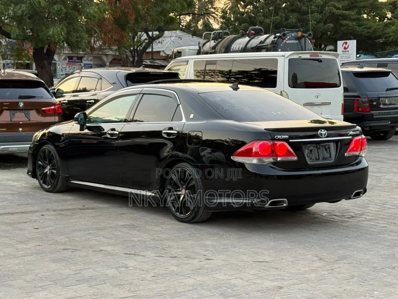 Toyota Crown 2011 Black