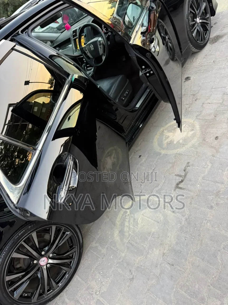 Toyota Crown 2011 Black