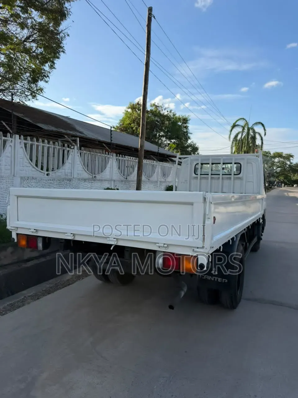 Mitsubishi Fuso Canter 1996 White