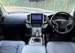 Toyota Land Cruiser 2016 White