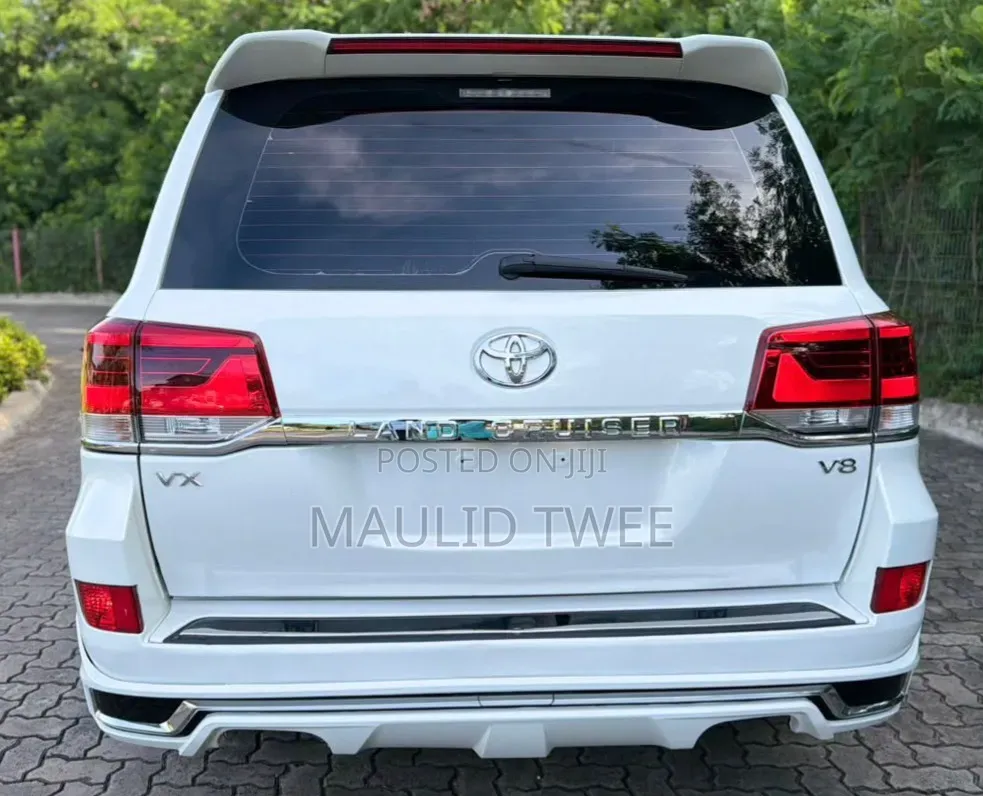 Toyota Land Cruiser 2016 White