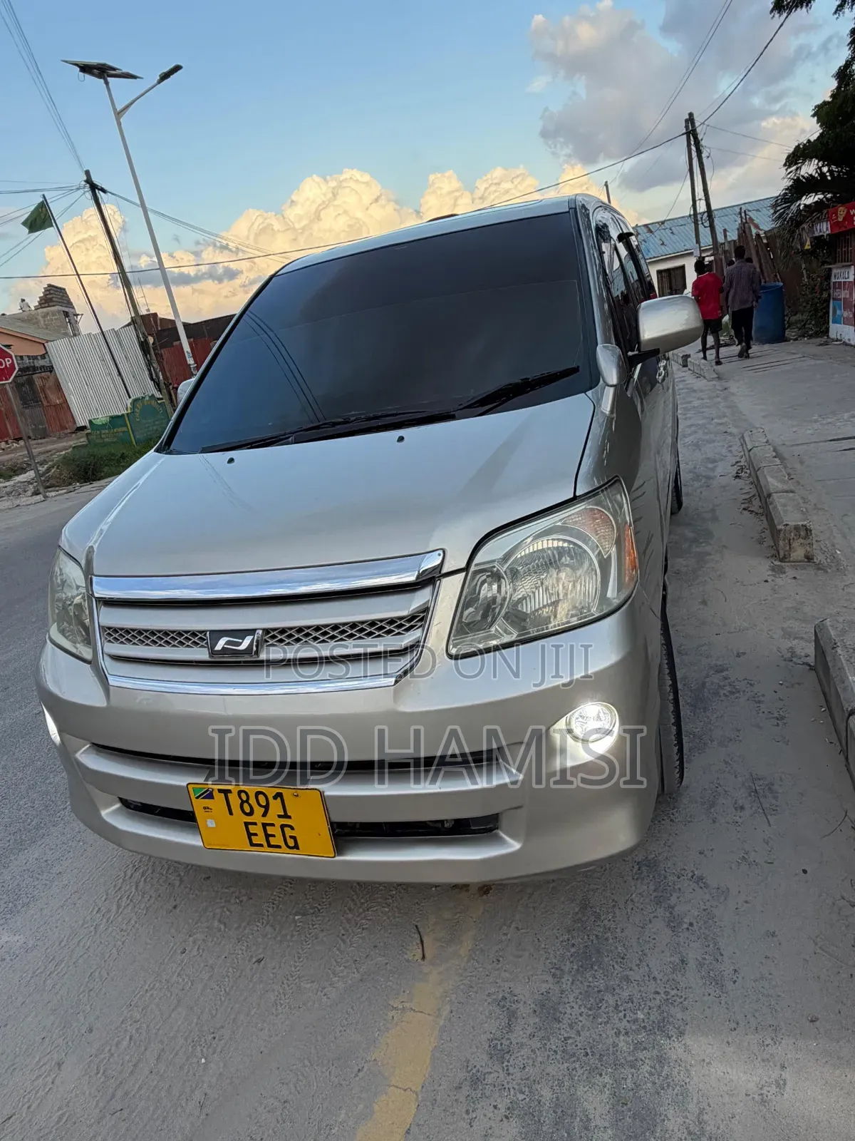 Toyota Noah 2006 Beige