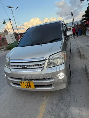 Toyota Noah 2006 Beige