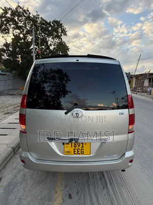 Toyota Noah 2006 Beige