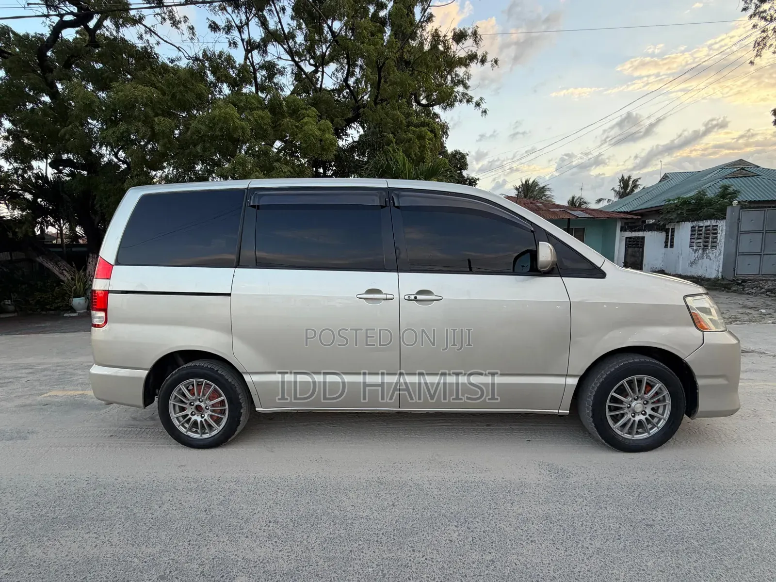 Toyota Noah 2006 Beige