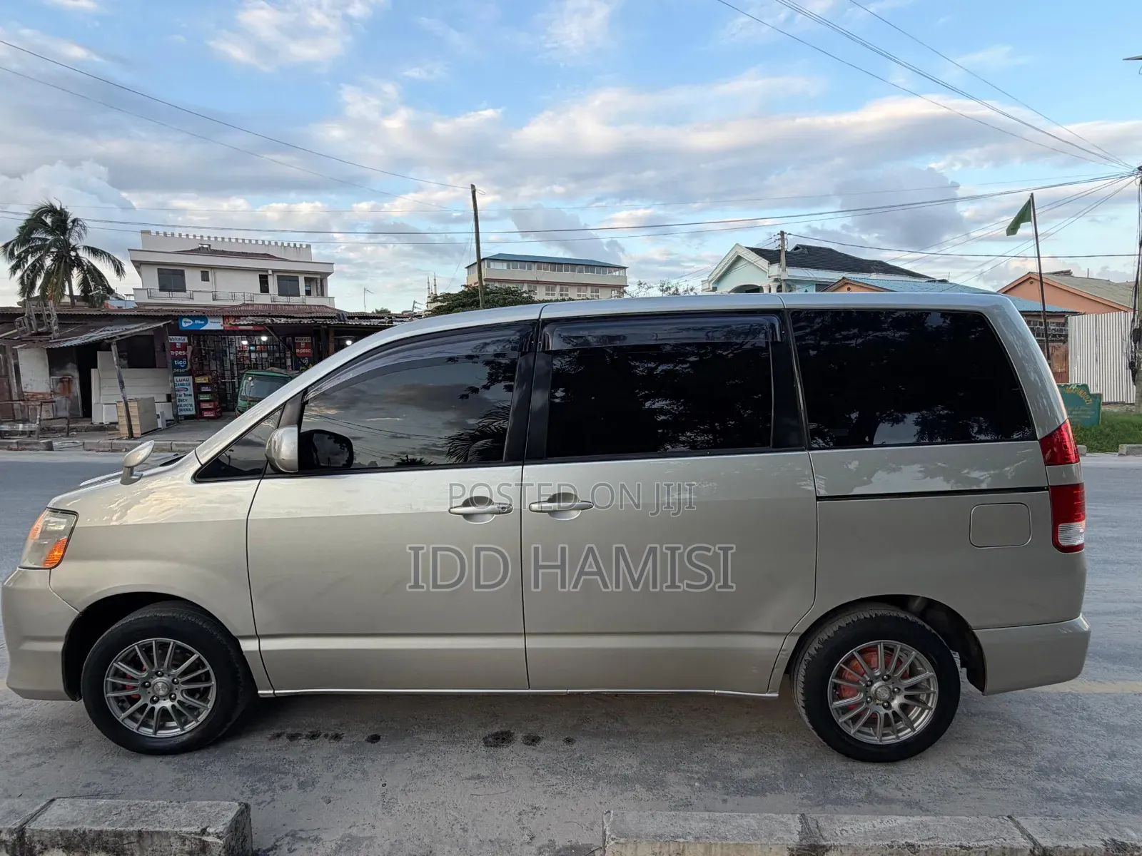 Toyota Noah 2006 Beige