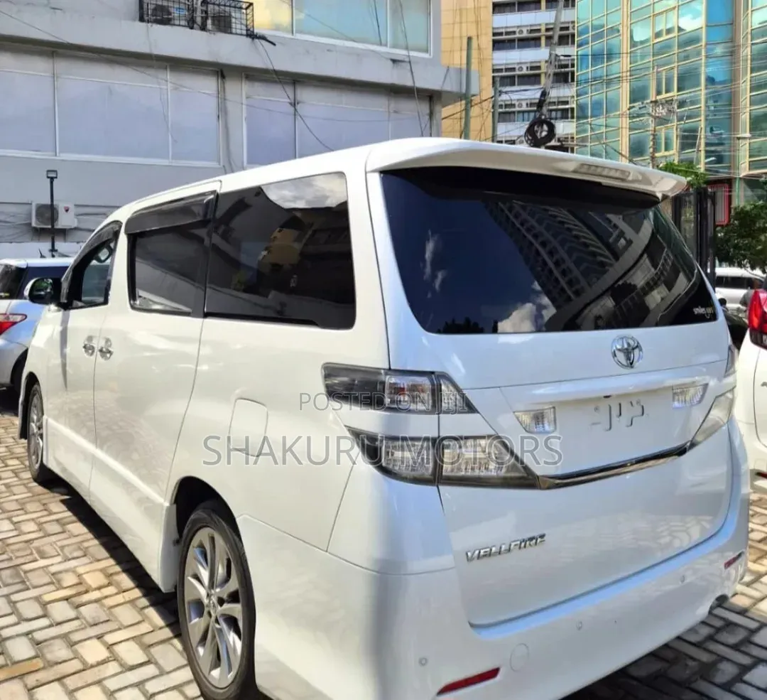 Toyota Alphard 2010 White