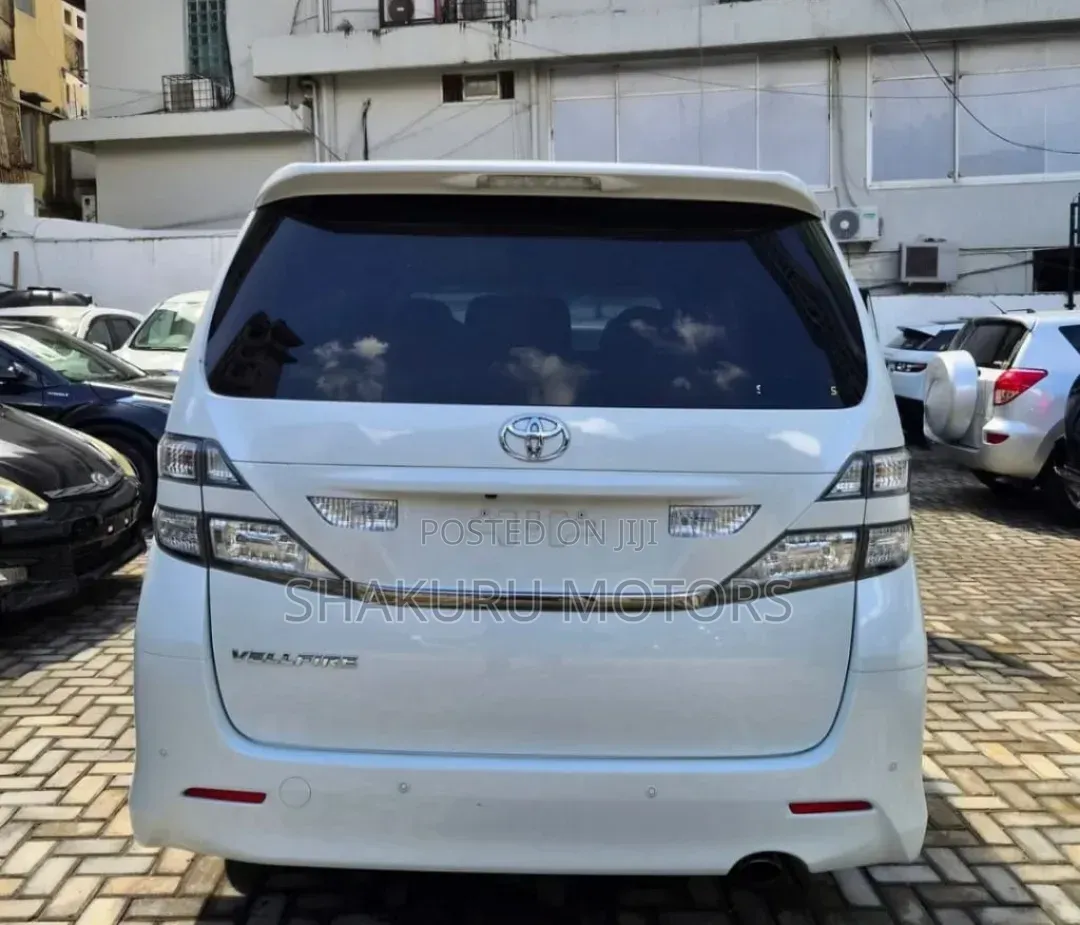 Toyota Alphard 2010 White