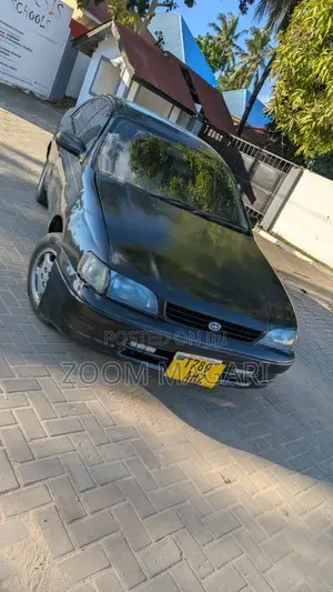 Toyota Corolla 2000 Black