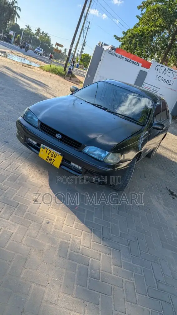 Toyota Corolla 2000 Black