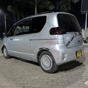 Toyota Porte 2005 Silver
