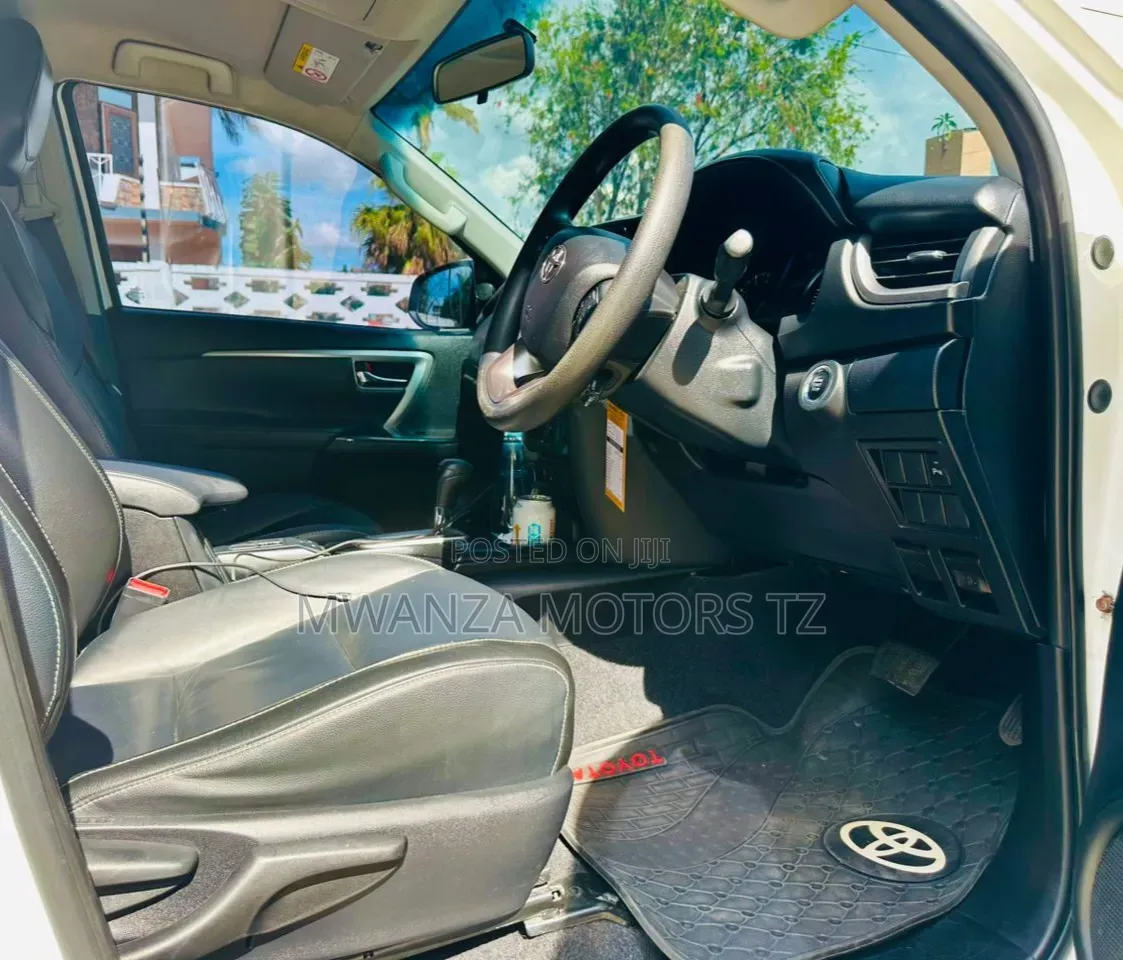 Toyota Fortuner 2022 White