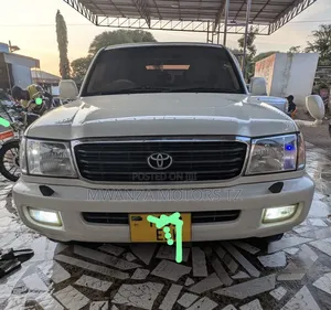Toyota Land Cruiser 2007 White