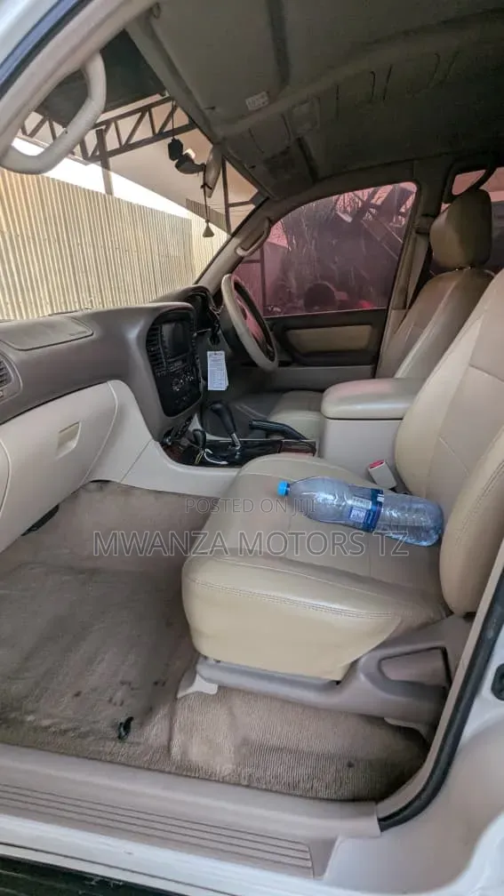 Toyota Land Cruiser 2007 White