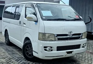 Toyota HiAce 2005 White
