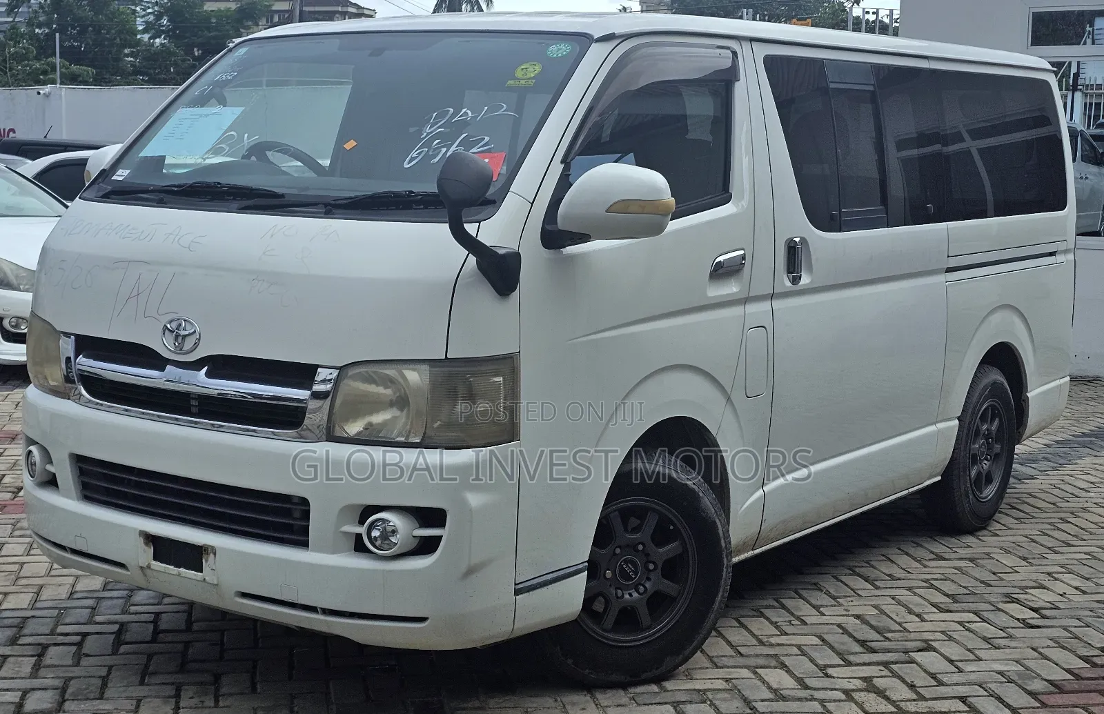 Toyota HiAce 2005 White
