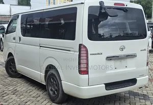 Toyota HiAce 2005 White