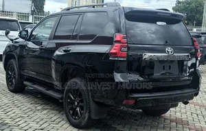 Toyota Land Cruiser Prado Kakadu 2020 Black