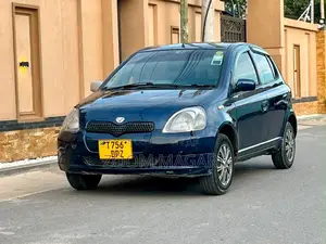 Toyota Vitz 2000 Blue